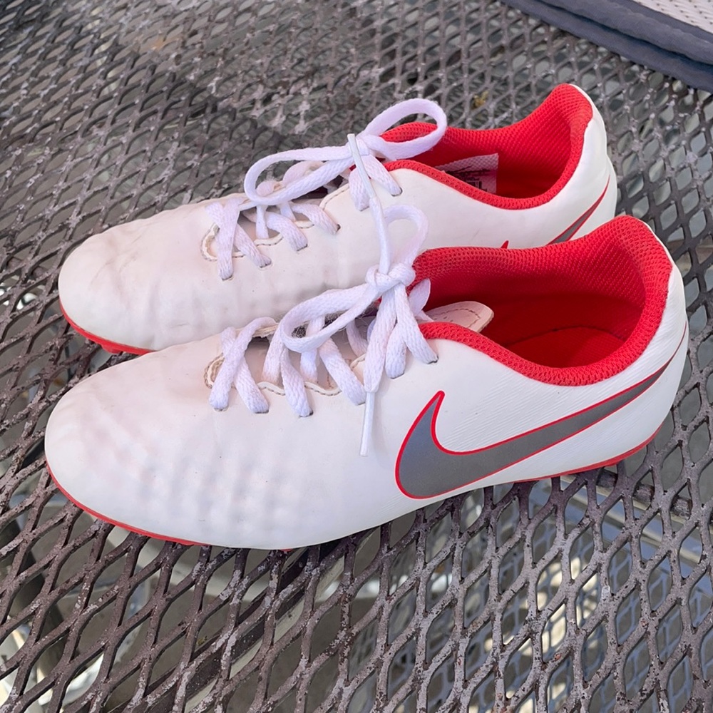 Nike Magista Soccer Cleats 2Y⚽️